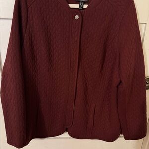 Women's Isaac Mizrah wine color Quilted Jacket. 24”bust